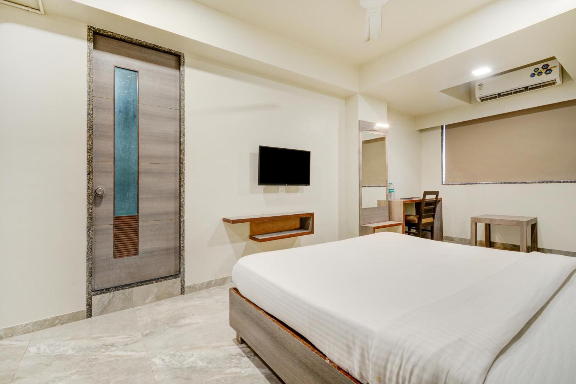 Hotel Desert Inn Tharad Exterior foto