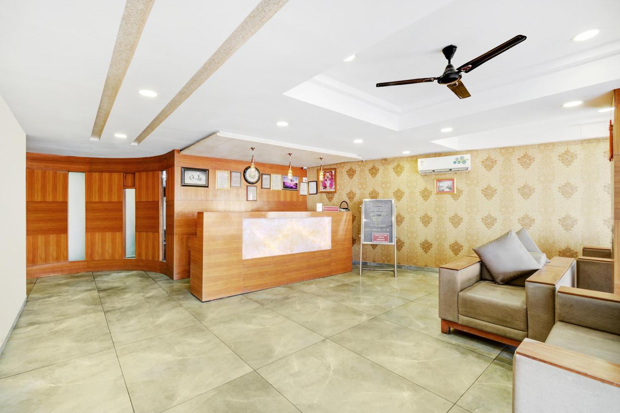 Hotel Desert Inn Tharad Exterior foto
