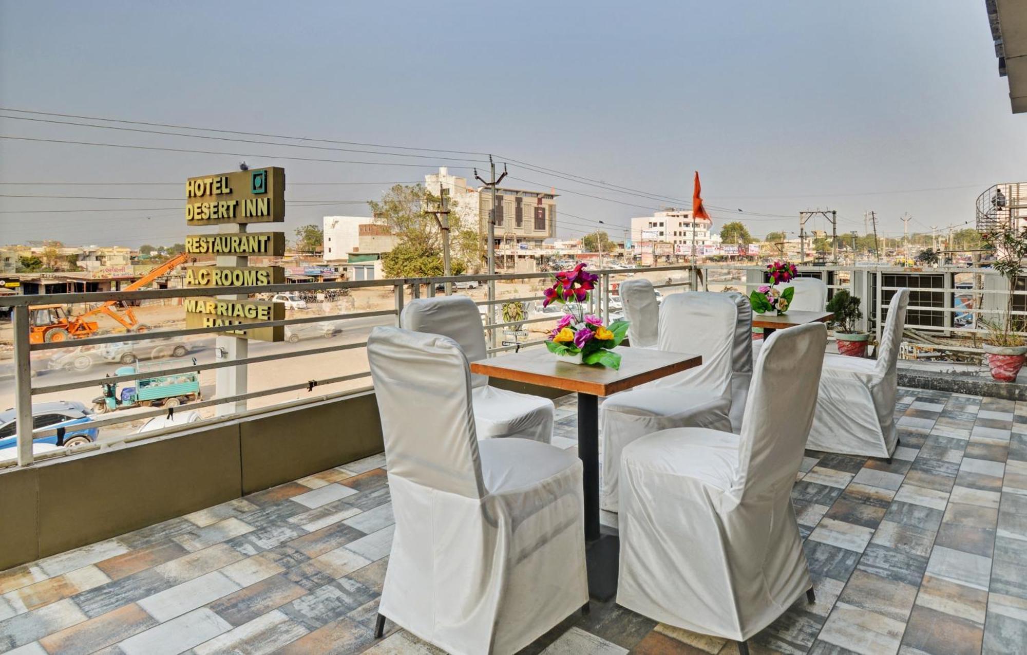 Hotel Desert Inn Tharad Exterior foto