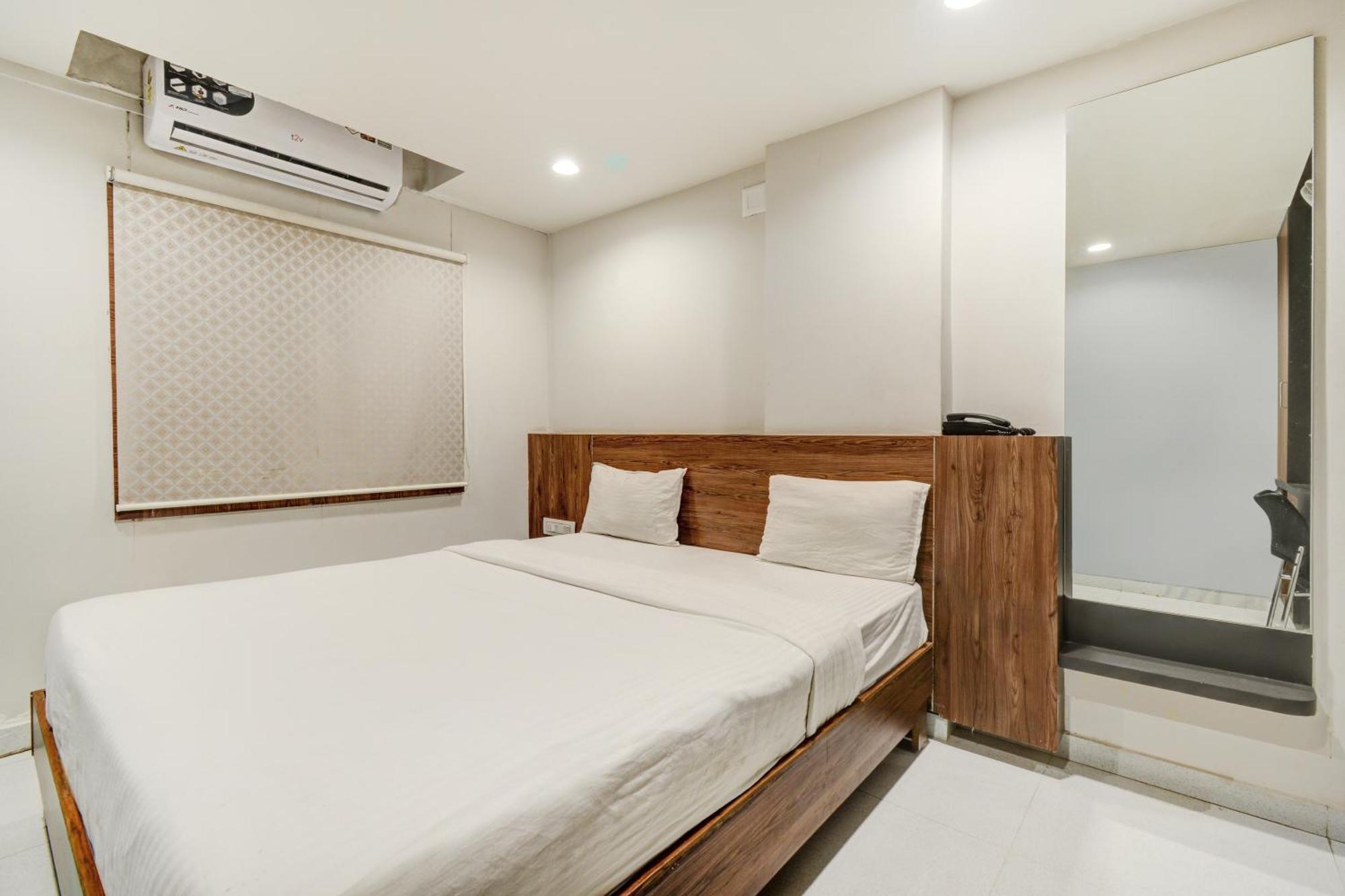 Hotel Desert Inn Tharad Exterior foto